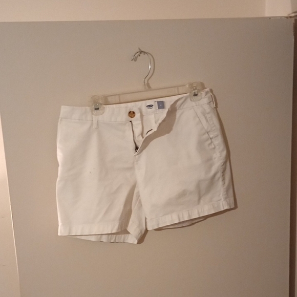 Old Navy White Bermuda Shorts Relaxed Fit Casual - Picture 2 of 4
